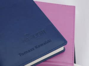 Kalendarze książkowe 2025 personalizowane​